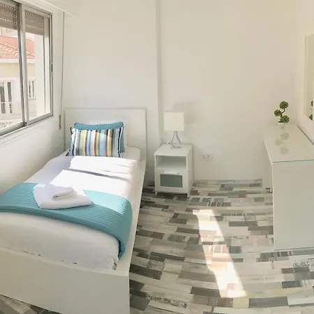 Zenobia City/ Beach No. 80 דירה לרנקה
