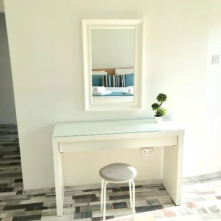 Zenobia City/ Beach No. 80 Appartement